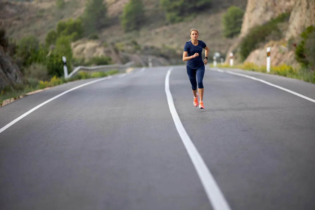 Women's Seamless Running& Trail Running T-Shirt-KIPRUN Run 500 Comfort